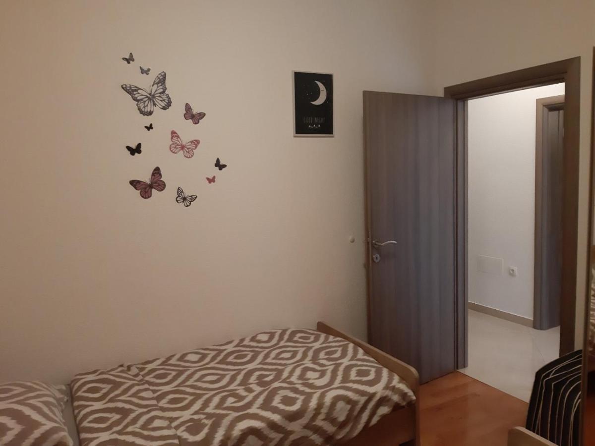 Apartman Dora ซูโกชัน ภายนอก รูปภาพ