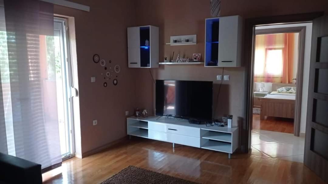 Apartman Dora ซูโกชัน ภายนอก รูปภาพ
